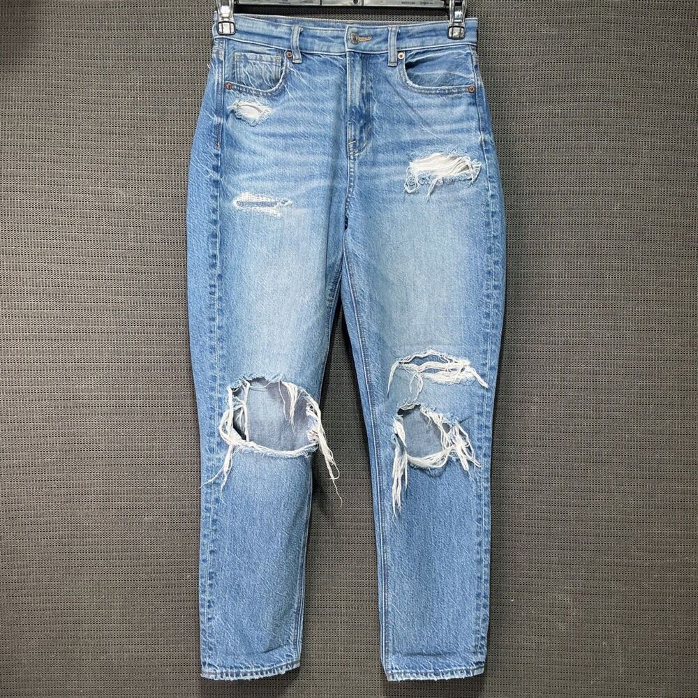 American Eagle Women's Distressed Mom Jeans Size 2 Light Wash High-Waisted Denim